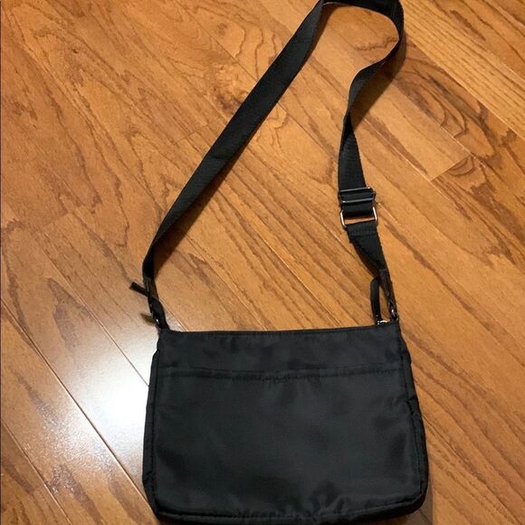 Black Durable Nylon Crossbody Bag NWOT - Picture 2 of 9
